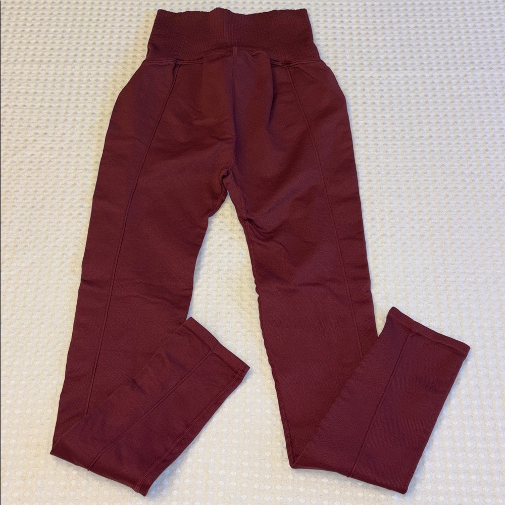 NEW! Free People Movement Wine Burgundy Textured Ribbed Leggings Size XS/S